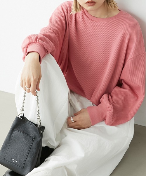 Chaco closet（チャコ クローゼット）の「カラーワッフルボリュームスリーブロングTシャツ（Tシャツ/カットソー・レディース・グリーン/オートミール/レッド/オレンジ/パープル/ピンク/ブルー/ホワイト/ブラック/スモークピンク/カーキ/チャコールグレー/ネイビー/ブラウン・FREE）」の12枚目の写真