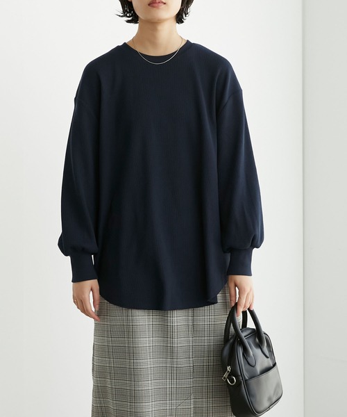 Chaco closet（チャコ クローゼット）の「カラーワッフルボリュームスリーブロングTシャツ（Tシャツ/カットソー・レディース・グリーン/オートミール/レッド/オレンジ/パープル/ピンク/ブルー/ホワイト/ブラック/スモークピンク/カーキ/チャコールグレー/ネイビー/ブラウン・FREE）」の16枚目の写真