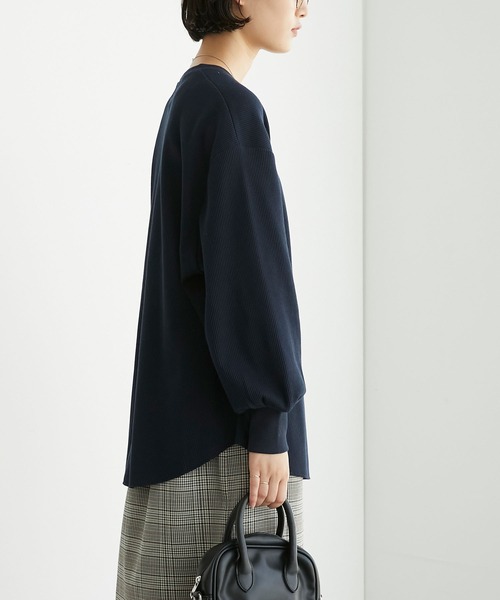 Chaco closet（チャコ クローゼット）の「カラーワッフルボリュームスリーブロングTシャツ（Tシャツ/カットソー・レディース・グリーン/オートミール/レッド/オレンジ/パープル/ピンク/ブルー/ホワイト/ブラック/スモークピンク/カーキ/チャコールグレー/ネイビー/ブラウン・FREE）」の17枚目の写真