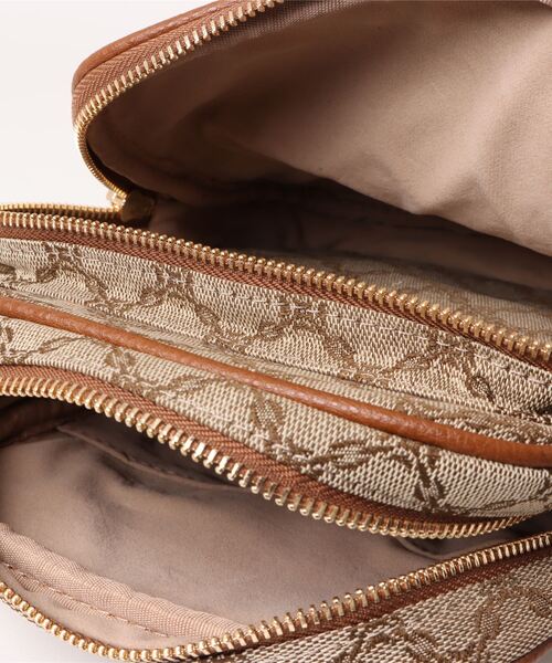 SALON de RUBAN(サロンドルヴァン)の「【SALON de RUBAN / サロン ド ルヴァン】 ジャガード 縦型ショルダーバッグ(ショルダーバッグ・レディース・ベージュ/ベージュ系その他/ネイビー/ブラック/レッド/ブルー/キャメル/ライム/シルバー・FREE)」の22枚目の写真