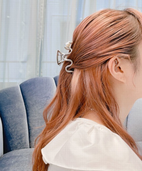 lilLilly（リルリリー）の「パールウェーブヘアクリップ（バレッタ/ヘアクリップ・レディース・シルバー/ゴールド・FREE）」の6枚目の写真