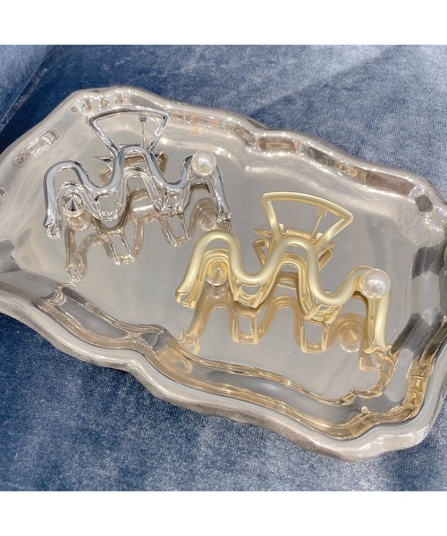 lilLilly（リルリリー）の「パールウェーブヘアクリップ（バレッタ/ヘアクリップ・レディース・シルバー/ゴールド・FREE）」の3枚目の写真