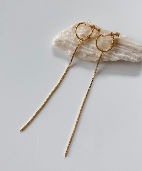 tone（トーン）の「【ECRu.】2WAY チェーン×フープイヤリング（イヤリング・レディース・シルバー/ゴールド・FREE）」の2枚目の写真