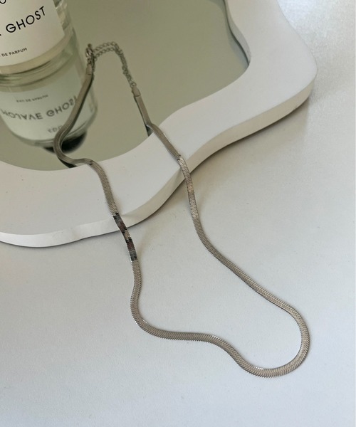 prose verse(プロズヴェール)の「〈サージカルステンレス〉3mmスネークチェーンネックレス(ネックレス・レディース・シルバー/ゴールド・フリ-)」の1枚目の写真