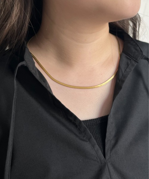 prose verse(プロズヴェール)の「〈サージカルステンレス〉3mmスネークチェーンネックレス(ネックレス・レディース・シルバー/ゴールド・フリ-)」の5枚目の写真