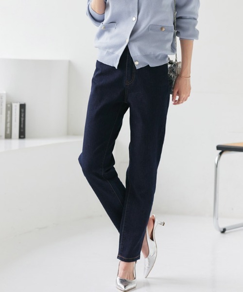 Pierrot（ピエロ）の「ストレッチスリムテーパードデニム（デニムパンツ・レディース・サックスブルー/インディゴブルー/ブルー/ダークインディゴブルー・LL/3L/S/M/L/XS）」の21枚目の写真