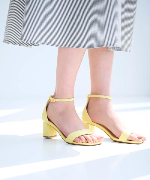 OPAQUE.CLIP(オペークドットクリップ)の「◆メタルパーツヒールサンダル(サンダル・レディース・ベージュ/レモンイエロー/ブラック・01/02/03)」の1枚目の写真