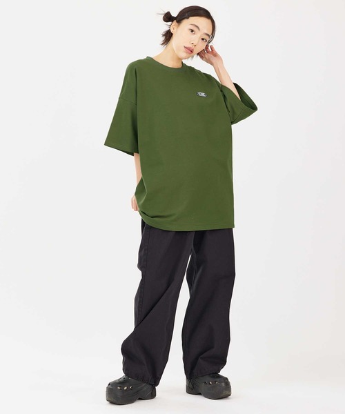 X-girl（エックスガール）の「OVAL LOGO RUBBER PATCH TEE（Tシャツ/カットソー・レディース・オリーブ/ライトグレー/ブラック・M/S）」の15枚目の写真
