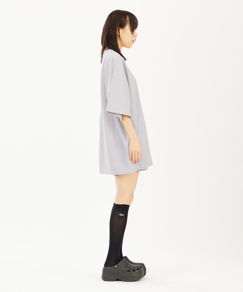 X-girl（エックスガール）の「OVAL LOGO RUBBER PATCH TEE（Tシャツ/カットソー・レディース・オリーブ/ライトグレー/ブラック・M/S）」の13枚目の写真