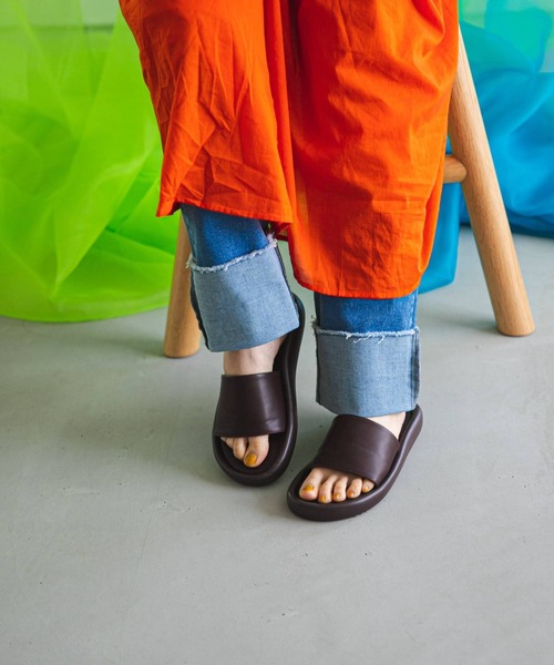 bohmal（ボマール）の「厚底ワンベルトサンダル（サンダル・レディース・ブラック/ダークブラウン・SMALL/MEDIUM/LARGE）」の3枚目の写真