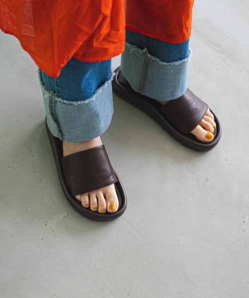 bohmal（ボマール）の「厚底ワンベルトサンダル（サンダル・レディース・ブラック/ダークブラウン・SMALL/MEDIUM/LARGE）」の4枚目の写真