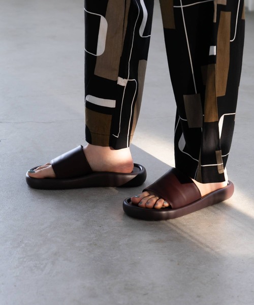 bohmal（ボマール）の「厚底ワンベルトサンダル（サンダル・レディース・ブラック/ダークブラウン・SMALL/MEDIUM/LARGE）」の14枚目の写真