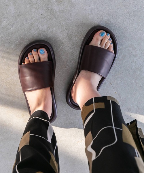 bohmal（ボマール）の「厚底ワンベルトサンダル（サンダル・レディース・ブラック/ダークブラウン・SMALL/MEDIUM/LARGE）」の12枚目の写真