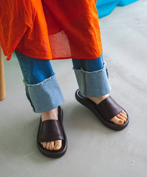 bohmal（ボマール）の「厚底ワンベルトサンダル（サンダル・レディース・ブラック/ダークブラウン・SMALL/MEDIUM/LARGE）」の21枚目の写真