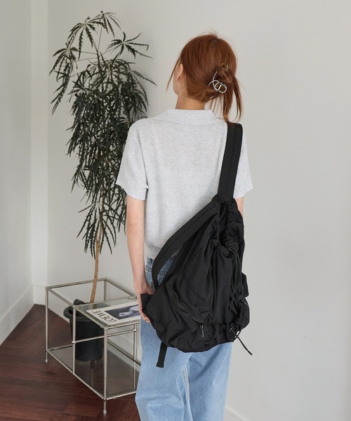 UNE MANSION(ユヌマンション)の「ビッグポケットストリングバックパック(バックパック/リュック・レディース・ブラック/ブルー/ベージュ・FREE)」の16枚目の写真