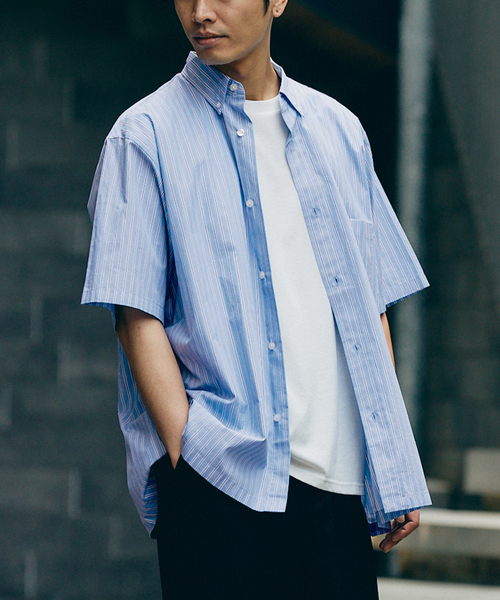 417 EDIFICE(フォーワンセブンエディフィス)の「【Essential / エッセンシャル】ボタンダウンストライプシャツ S/S(シャツ/ブラウス・メンズ・その他9/マルチ/その他2/その他10/ブルー/スカイブルー/サックスブルー・LARGE/MEDIUM/SMALL)」の2枚目の写真