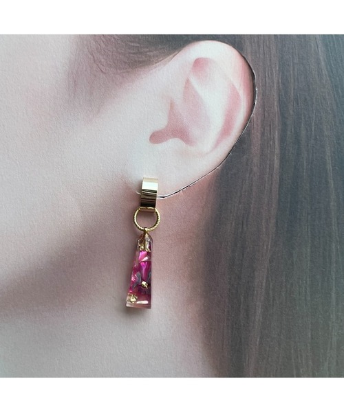 tone(トーン)の「【masamiyabi】シェルのかけら台形ピアス(MA)(ピアス(両耳用)・レディース・ピンク/パープル/ブラウン/ブルー/エメラルドブルー・FREE)」の5枚目の写真