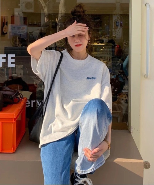 BARELY BLUE（ベアリーブルー）の「【 BARELY BLUE / ベアリーブルー 】 ビッグシルエット Newtro ロゴ Tシャツ（Tシャツ/カットソー・レディース・オフホワイト/ピンク/ネイビー・FREE）」の7枚目の写真