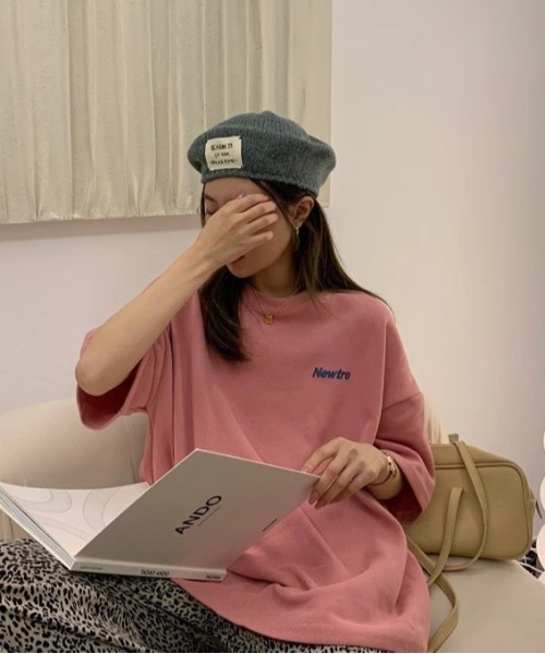 BARELY BLUE（ベアリーブルー）の「【 BARELY BLUE / ベアリーブルー 】 ビッグシルエット Newtro ロゴ Tシャツ（Tシャツ/カットソー・レディース・オフホワイト/ピンク/ネイビー・FREE）」の14枚目の写真