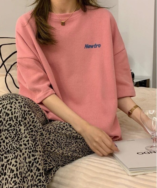 BARELY BLUE（ベアリーブルー）の「【 BARELY BLUE / ベアリーブルー 】 ビッグシルエット Newtro ロゴ Tシャツ（Tシャツ/カットソー・レディース・オフホワイト/ピンク/ネイビー・FREE）」の16枚目の写真