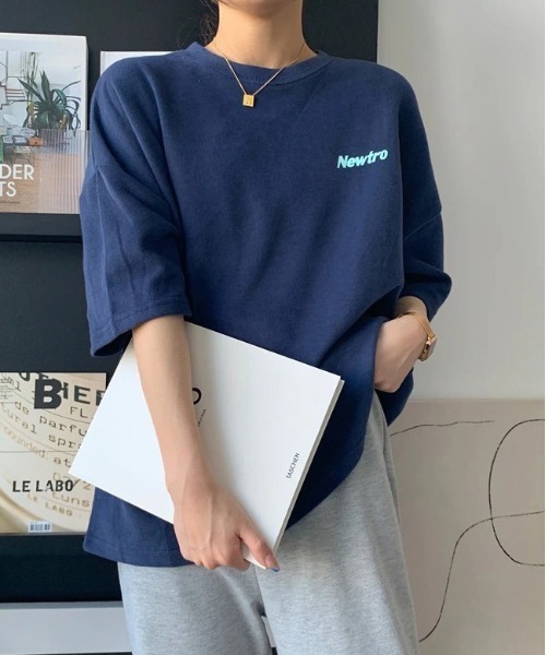 BARELY BLUE（ベアリーブルー）の「【 BARELY BLUE / ベアリーブルー 】 ビッグシルエット Newtro ロゴ Tシャツ（Tシャツ/カットソー・レディース・オフホワイト/ピンク/ネイビー・FREE）」の11枚目の写真