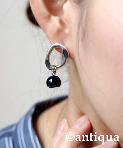 antiqua（アンティカ）の「ストーンモチーフピアス（ピアス（両耳用）・レディース・シルバー/ゴールド・FREE）」の2枚目の写真