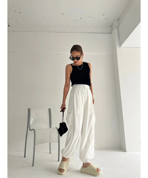 TRUNC（トランクエイティーエイト）の「Asymmetry Tank Top（タンクトップ・レディース・ブラック/ホワイト系その他・FREE）」の3枚目の写真