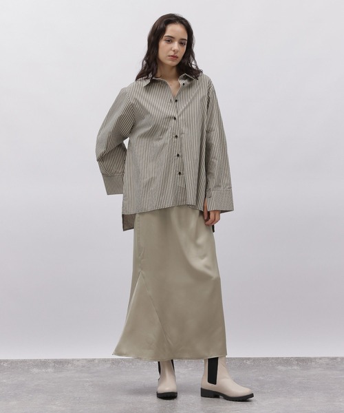 LAKOLE（ラコレ）の「サテンスカート / 972307（スカート・レディース・ダークグリーン/ブラック/グレイッシュベージュ・SMALL/MEDIUM）」の10枚目の写真