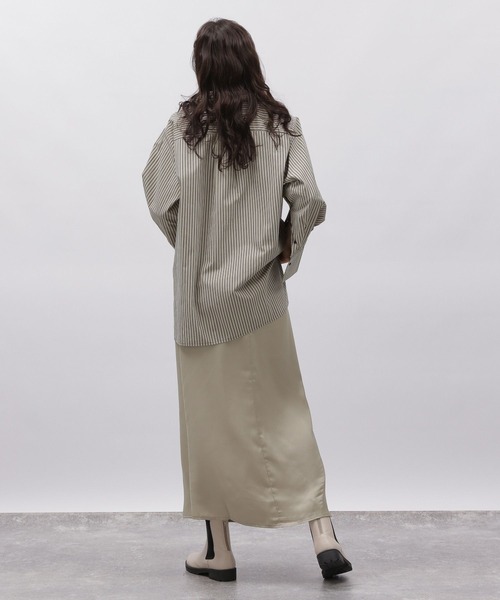 LAKOLE（ラコレ）の「サテンスカート / 972307（スカート・レディース・ダークグリーン/ブラック/グレイッシュベージュ・SMALL/MEDIUM）」の11枚目の写真