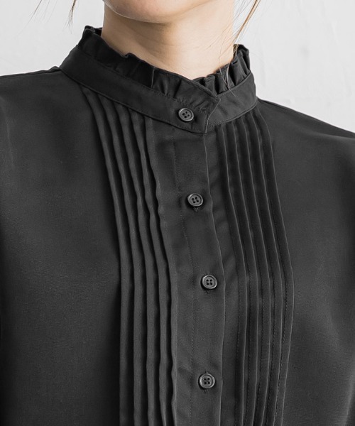 Pierrot（ピエロ）の「フリルネックピンタックブラウス（シャツ/ブラウス・レディース・ネイビー系/オフホワイト/ブラック/ホワイト系/ネイビー/グレー/ライトベージュ・L/M）」の8枚目の写真