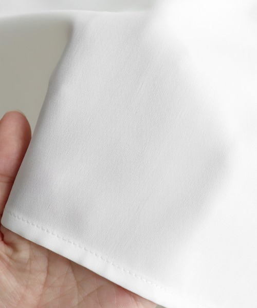 Pierrot（ピエロ）の「フリルネックピンタックブラウス（シャツ/ブラウス・レディース・ネイビー系/オフホワイト/ブラック/ホワイト系/ネイビー/グレー/ライトベージュ・L/M）」の14枚目の写真