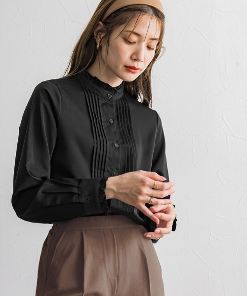 Pierrot（ピエロ）の「フリルネックピンタックブラウス（シャツ/ブラウス・レディース・ネイビー系/オフホワイト/ブラック/ホワイト系/ネイビー/グレー/ライトベージュ・L/M）」の18枚目の写真