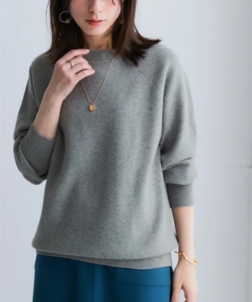 nissen（ニッセン）の「スウェットライクラグランニット（ニット/セーター・レディース・パープル/ベージュ系/杢グレー/ロイヤルブルー/ブラック/モカ/ライラック系/ネイビー系/レッド/オートミール・LL/L/M/S）」の2枚目の写真