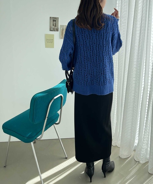 GeeRA(ジーラ)の「透かし柄編みルーズニット(ニット/セーター・レディース・ブルー/アイボリー・MEDIUM/LARGE)」の7枚目の写真