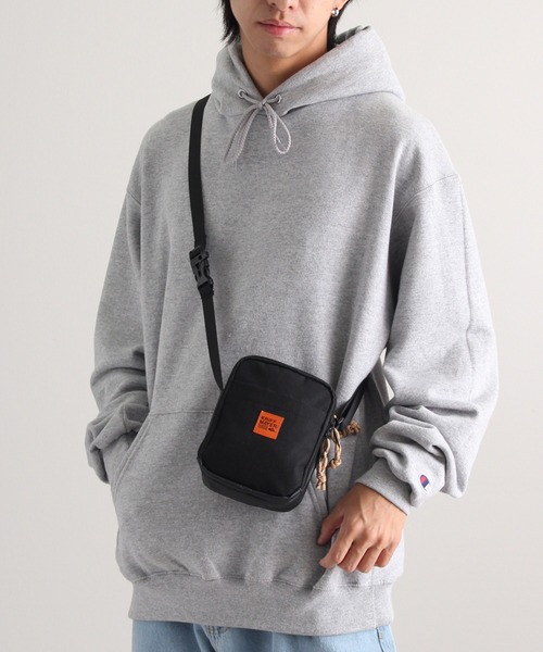 KRIFF MAYER（クリフメイヤー）の「【KRIFF MAYER/クリフメイヤー】ワンポイント マルチミニショルダーバッグ（ボディバッグ/ウエストポーチ・メンズ・ベージュ/ブラック/ダークグリーン・FREE）」の9枚目の写真