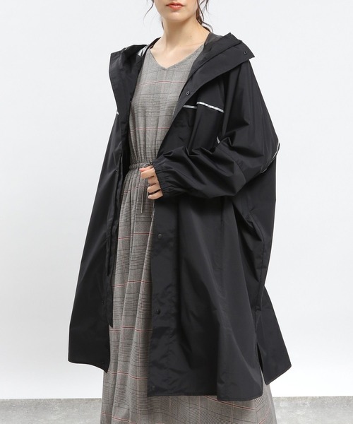 GLOBAL WORK Smile Seed Store（グローバルワーク スマイルシードストア）の「レインロングブルゾン/975910（ブルゾン・レディース・ブラック/ダークカーキ/ライトグレー・SMALL/LARGE/MEDIUM）」の2枚目の写真