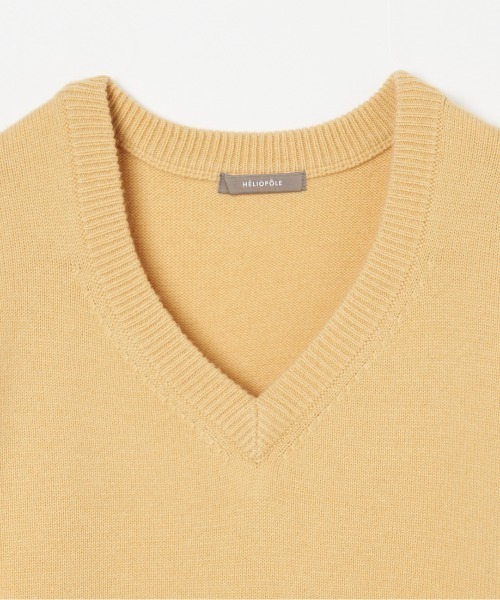 HELIOPOLE(エリオポール)の「WOOL V NECK PO(ニット/セーター・レディース・イエロー/チャコールグレー/アイボリー・38)」の5枚目の写真