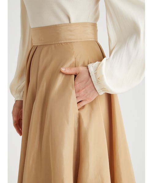 CELFORD(セルフォード)の「バルーンフレアスカート(スカート・レディース・アイボリー/ブラック/ゴールド・36/38)」の14枚目の写真