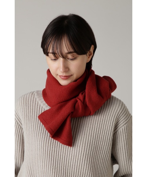 MHL.(エムエイチエル)の「FELTED DRY WOOL (オフホワイトはオンラインストア限定)(ストール/ショール・レディース・オフホワイト/レッド/マスタード・FREE)」の16枚目の写真