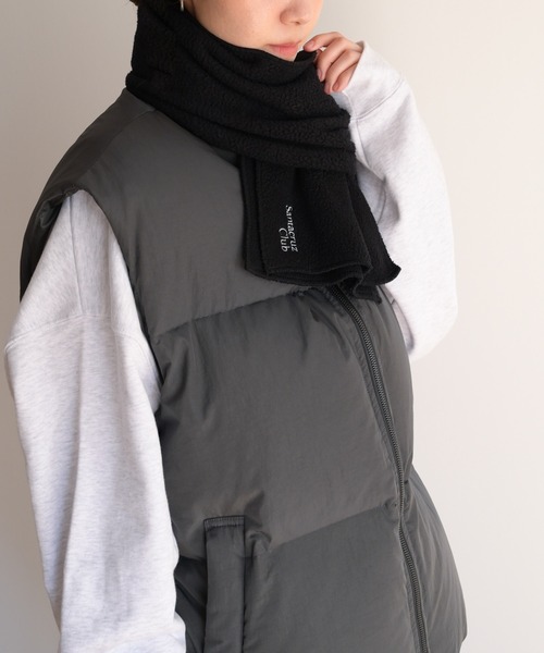 CANAL JEAN（キャナルジーン）の「El mar　Santacruz Club刺繍フリースマフラー（マフラー・レディース・ブラック/ネイビー/アイボリー・ONE SIZE）」の6枚目の写真