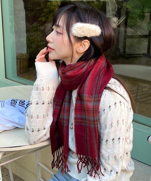 by muni:r（バイ ムニール）の「デイリーポイントチェックマフラー（マフラー・レディース・ベージュ/ネイビー/レッド・ONE SIZE）」の3枚目の写真