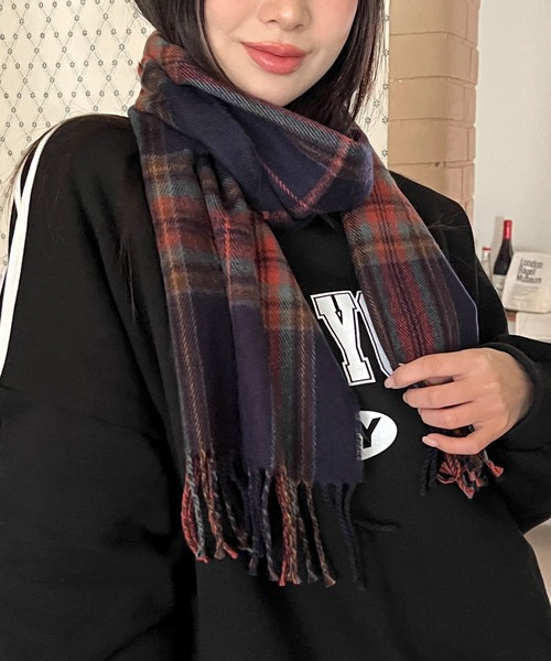 by muni:r（バイ ムニール）の「デイリーポイントチェックマフラー（マフラー・レディース・ベージュ/ネイビー/レッド・ONE SIZE）」の17枚目の写真