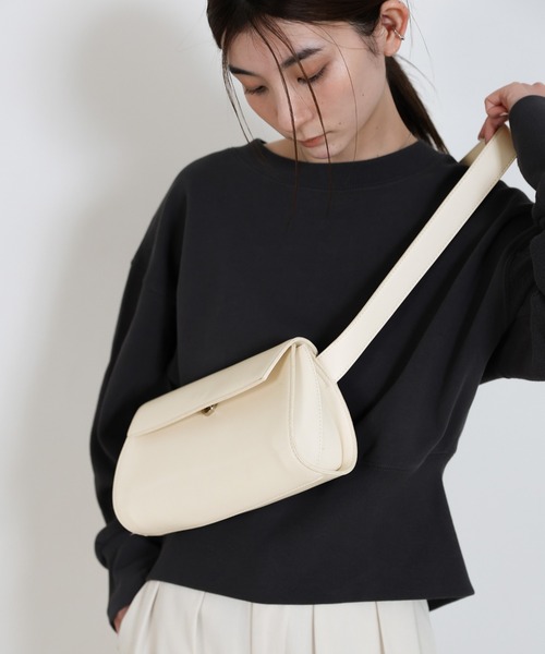 お気に入り3万件突破!ベルトショルダー横長バッグ（ショルダーバッグ