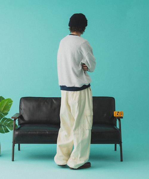 Adoon plain（アドーンプレーン）の「バイカラーリンガーロゴスウェット（スウェット・メンズ・オートミール/チャコールグレー・MEDIUM/LARGE）」の14枚目の写真