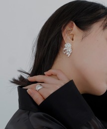 ラディアルデザインピアス