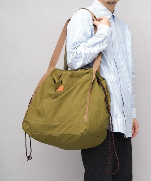 UNIVERSAL OVERALL(ユニバーサルオーバーオール)の「撥水ナイロン 大容量 ワンショルダー 巾着 トートバッグ 信玄武道バッグ Lサイズ(トートバッグ・メンズ・ブラック/ブラウン/グレー/カーキ・FREE)」の13枚目の写真