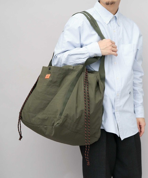 UNIVERSAL OVERALL(ユニバーサルオーバーオール)の「撥水ナイロン 大容量 ワンショルダー 巾着 トートバッグ 信玄武道バッグ Lサイズ(トートバッグ・メンズ・ブラック/ブラウン/グレー/カーキ・FREE)」の15枚目の写真