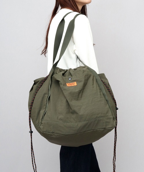 UNIVERSAL OVERALL(ユニバーサルオーバーオール)の「撥水ナイロン 大容量 ワンショルダー 巾着 トートバッグ 信玄武道バッグ Lサイズ(トートバッグ・メンズ・ブラック/ブラウン/グレー/カーキ・FREE)」の16枚目の写真