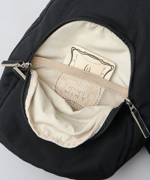 MOIST モイスト 6ポケット スリング クロスボディバッグ A5対応