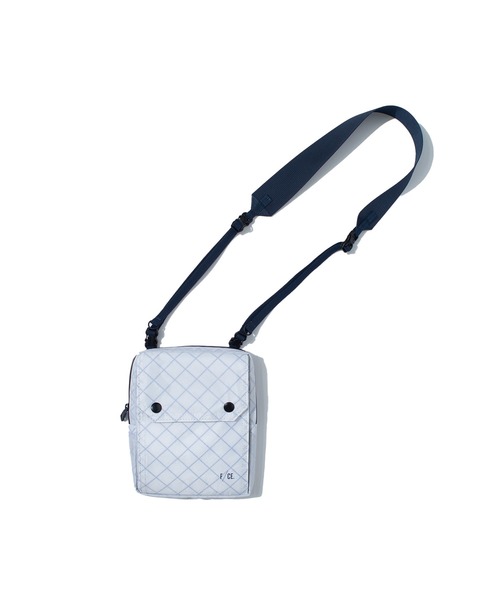 F/CE. （エフシーイー）の「F/CE. ECOPAK TRAVELLER / エフシーイー エコパック トラベラー（ボディバッグ/ウエストポーチ・メンズ・ブラック/ホワイト・FREE）」の2枚目の写真